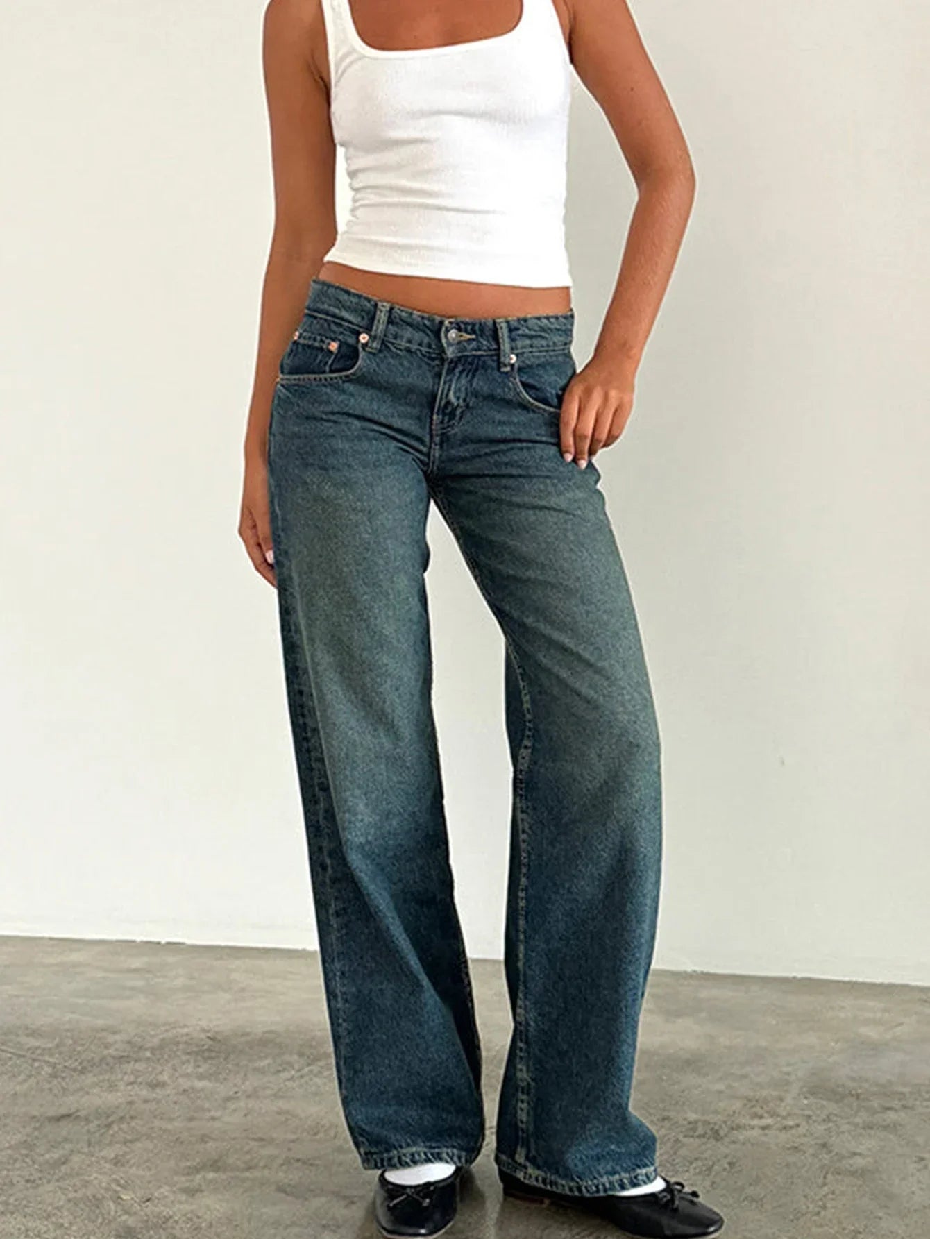 Vintage Baggy Jeans | Relaxed High-Waist Fit with Retro Charm
